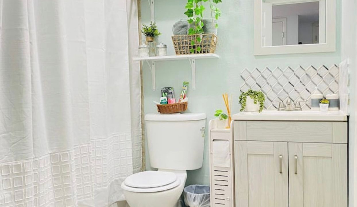 Photo of Bathroom in Mahncke Park