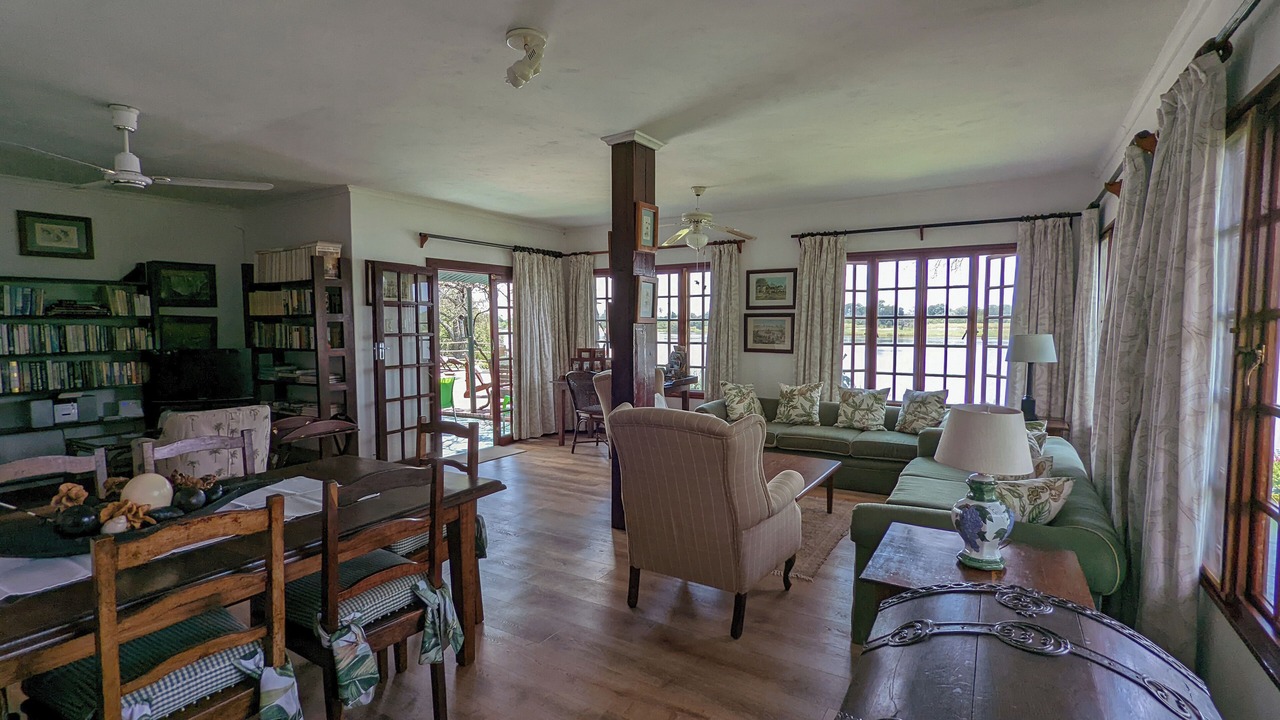 Photo of Livingroom in Komanyana