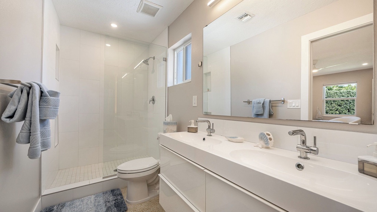 Photo of Bathroom in Banana River Estates