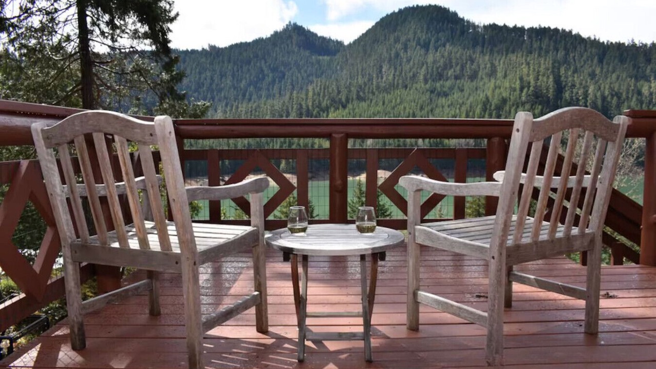 Photo of Outdoor in Oakridge