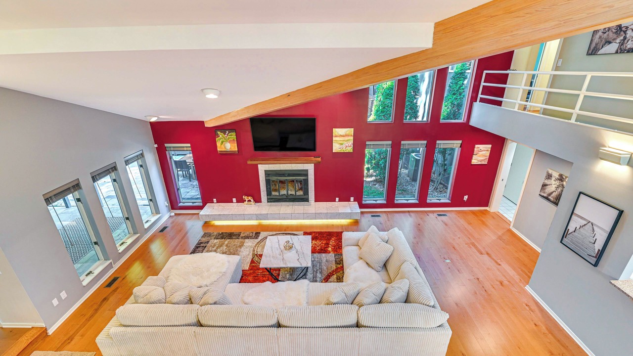 Photo of Livingroom in Queensbury