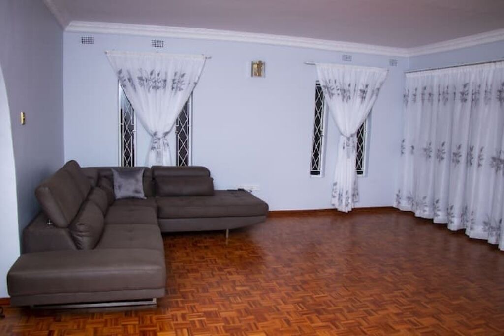 Photo of Livingroom in Harare East