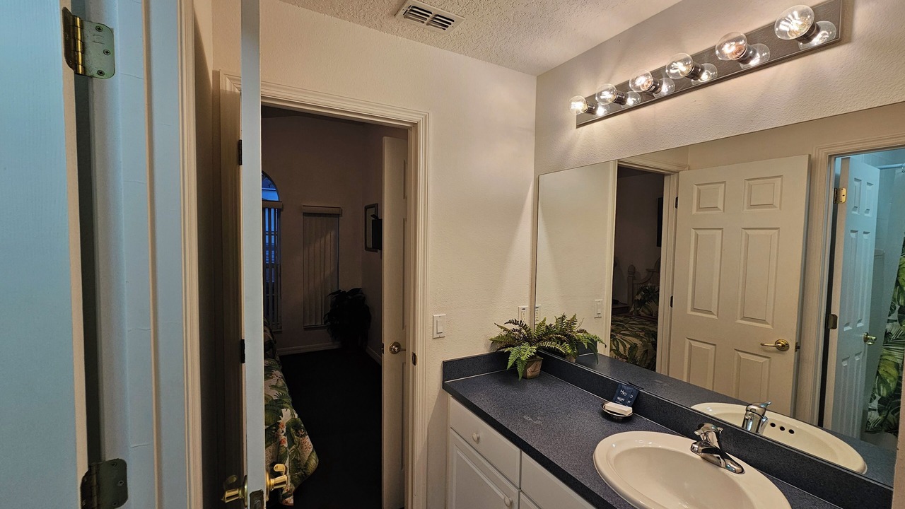 Photo of Bathroom in Highgate Park