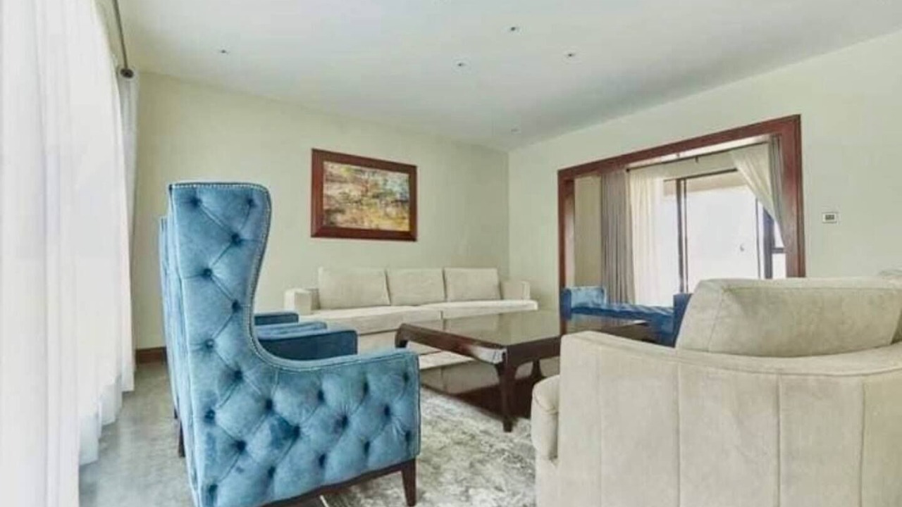 Photo of Livingroom in Cathedral Hill