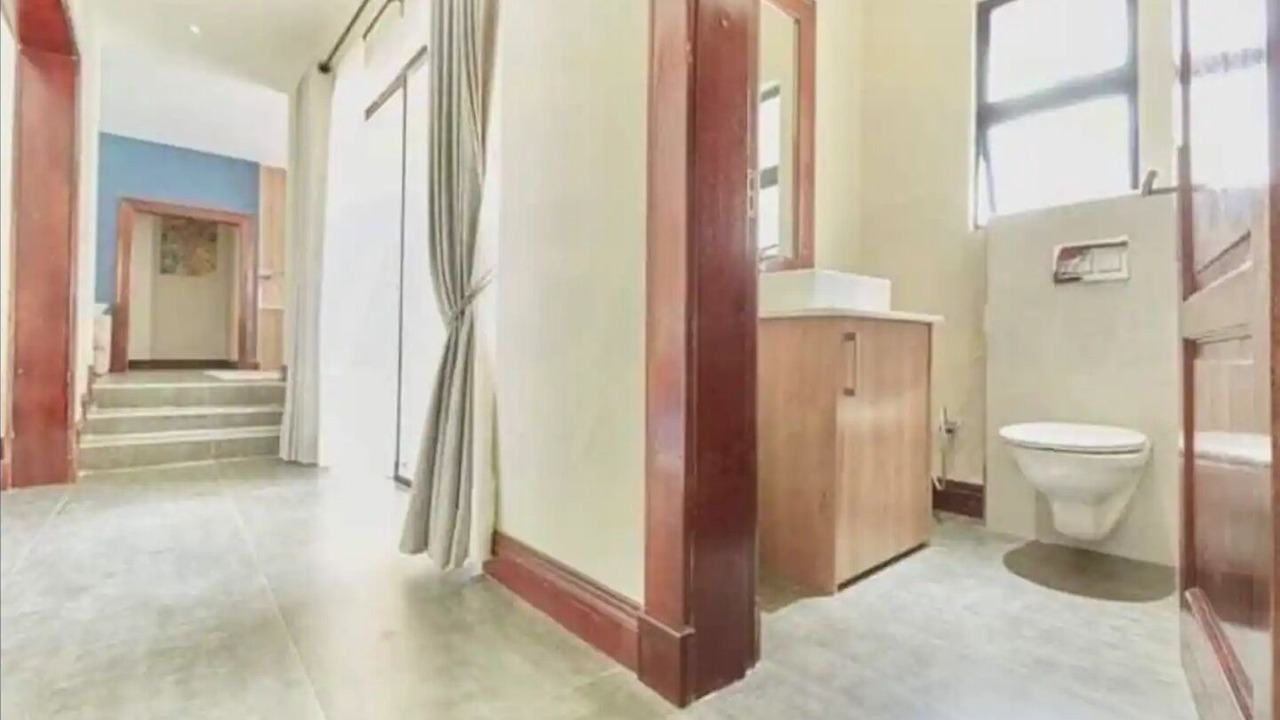 Photo of Bathroom in Cathedral Hill