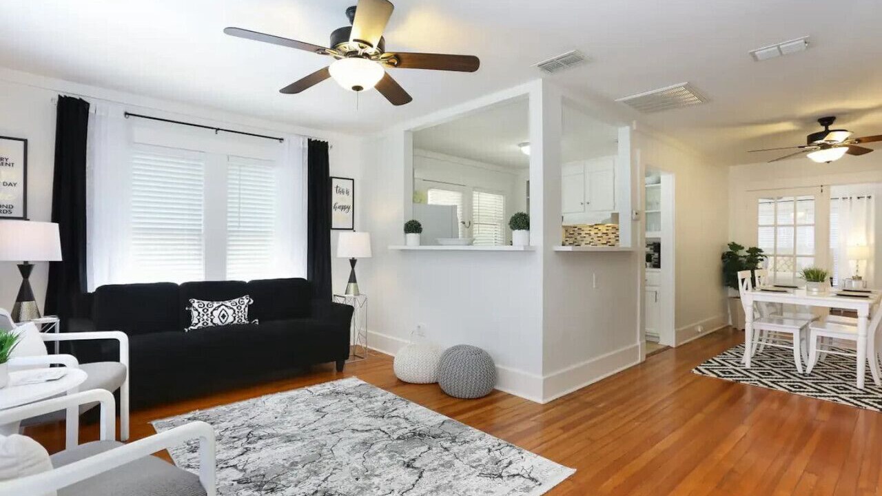 Photo of Livingroom in Tobin Hill