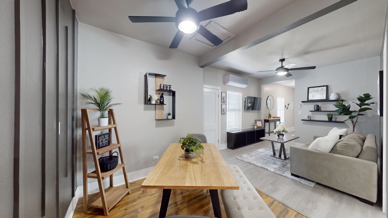 Photo of Livingroom in Olmos Park