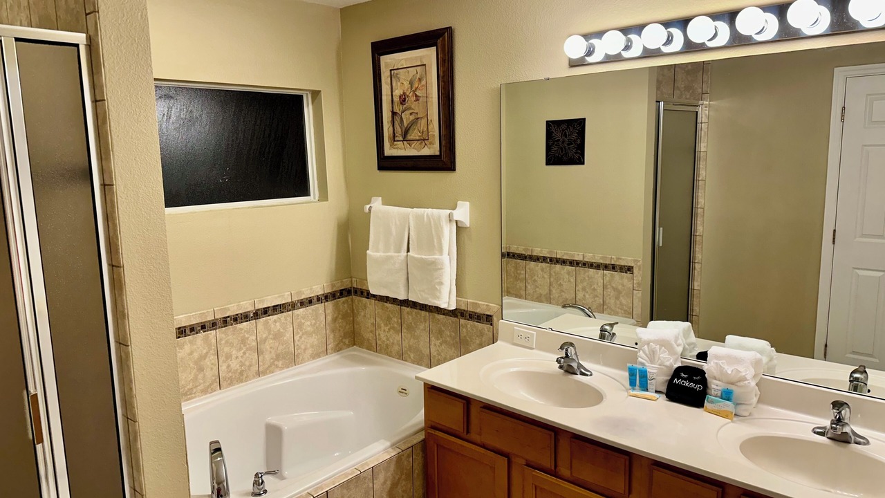 Photo of Bathroom in Watersong