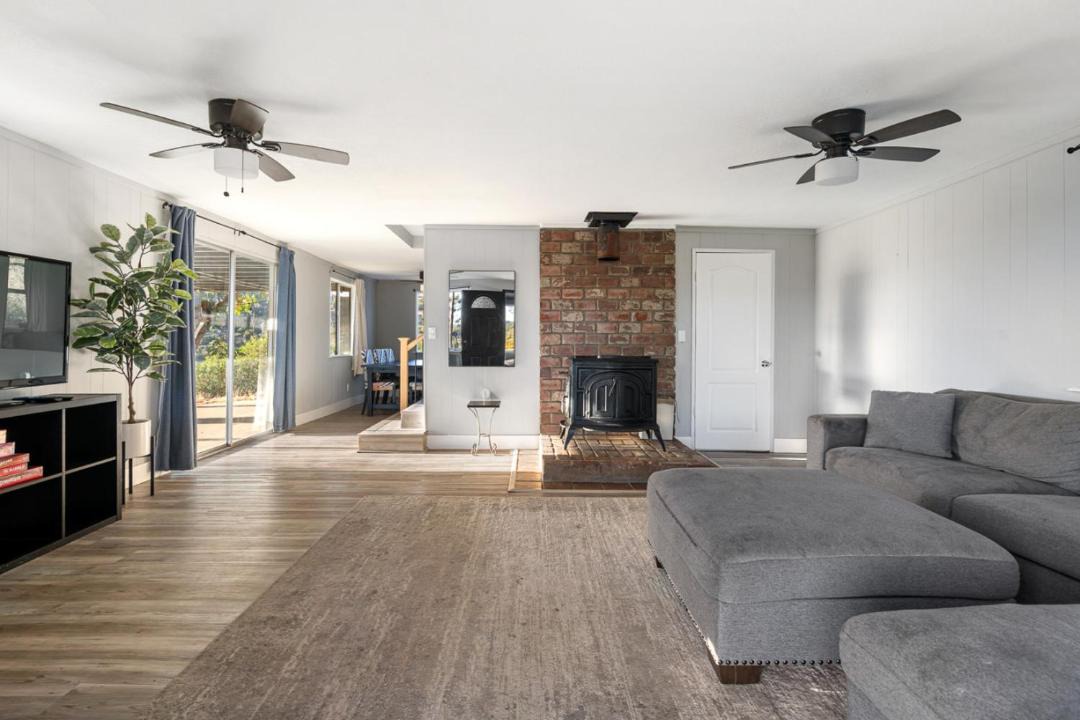 Photo of Livingroom in Valley Center