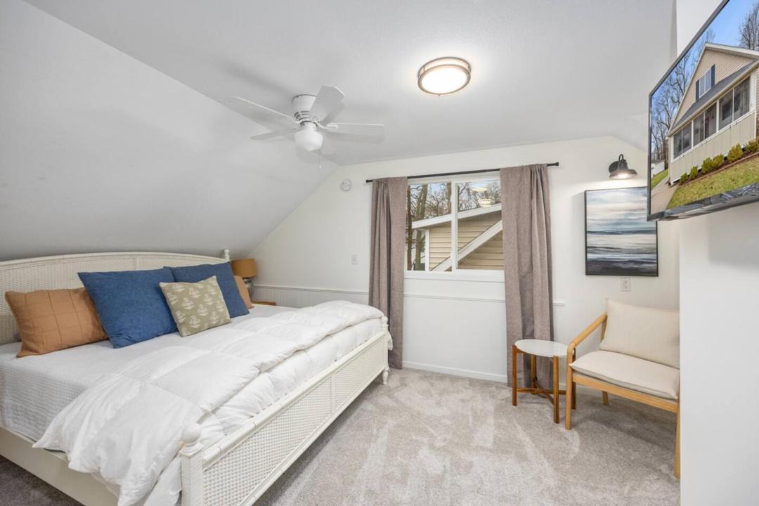 Photo of Bedroom in Spring Lake