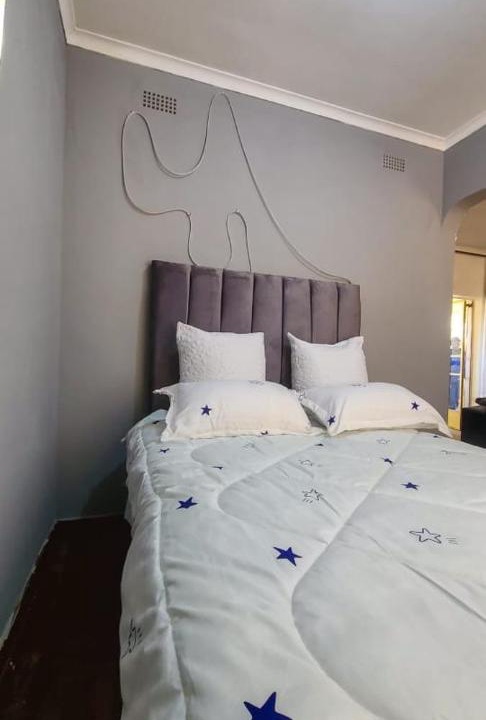 Photo of Bedroom in Greendale