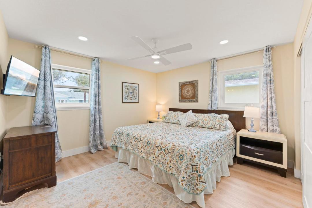 Photo of Bedroom in Harbor Heights