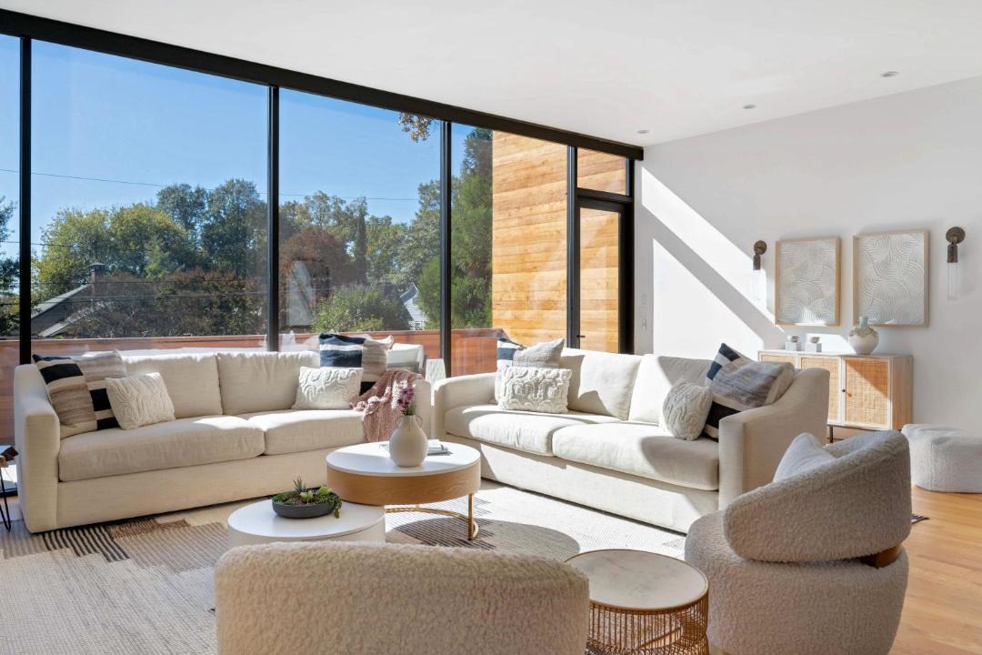 Photo of Livingroom in Virginia Highland