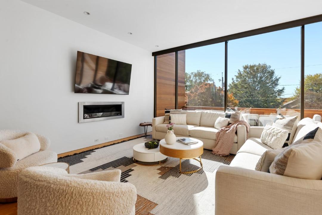Photo of Livingroom in Virginia Highland