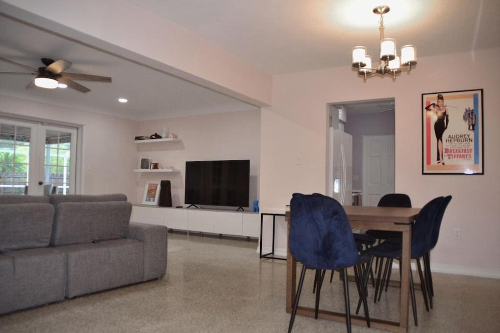 Photo of Livingroom in Arlington Park