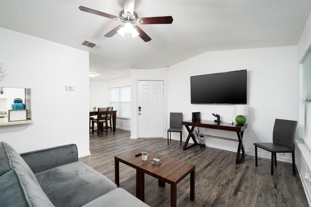 Photo of Livingroom in West San Antonio