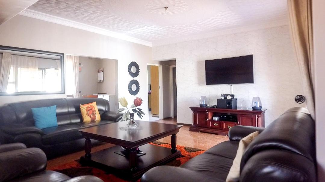 Photo of Livingroom in Harare