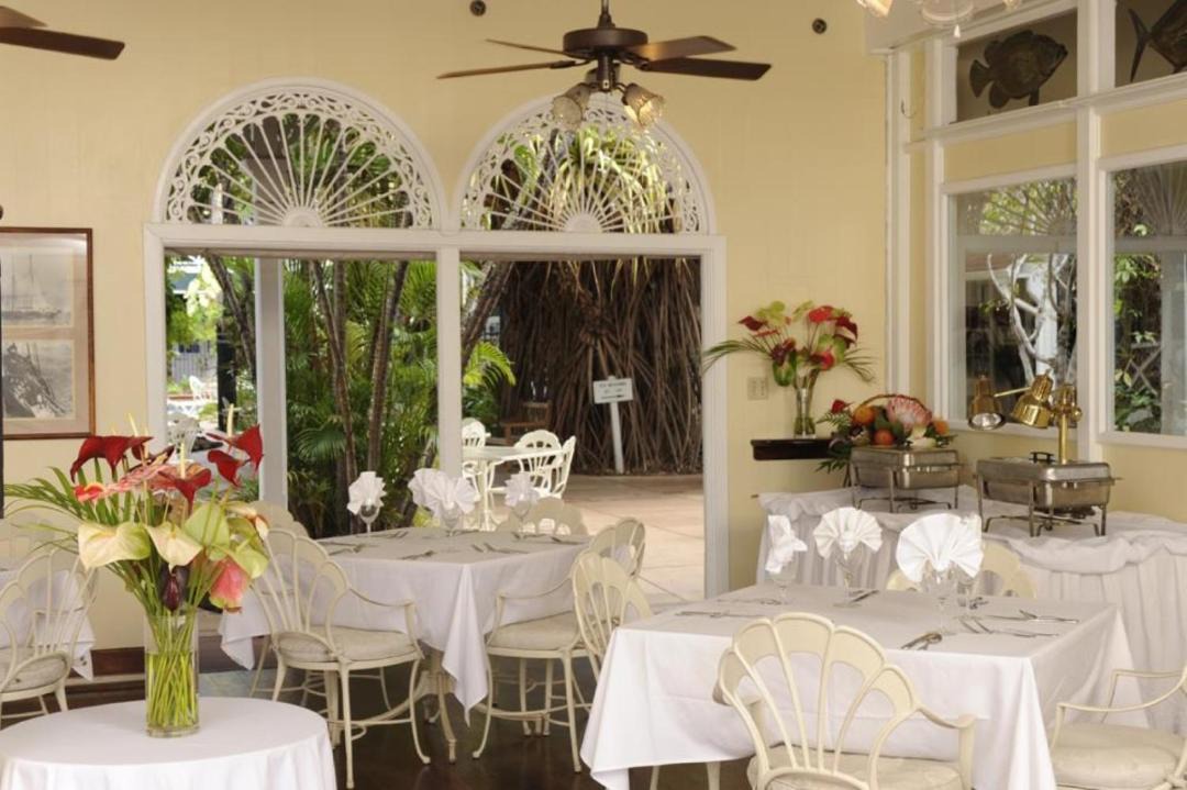 Photo of Livingroom in Historic Lahaina Front Street