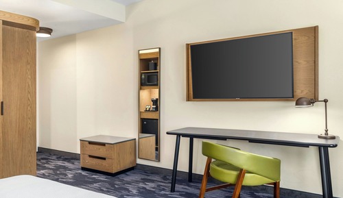 Room, 1 King Bed, Roll-in Shower (Roll-in Shower)