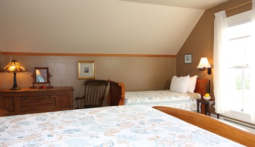 Comfort Triple Room