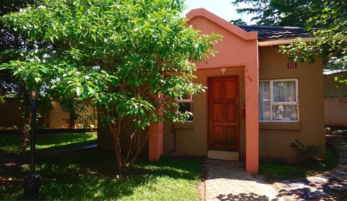 Family House, 2 Bedrooms, Pool View