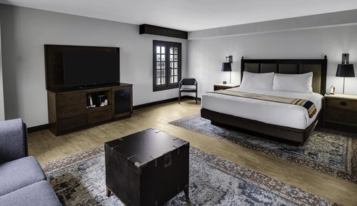 Room, 1 King Bed, Corner