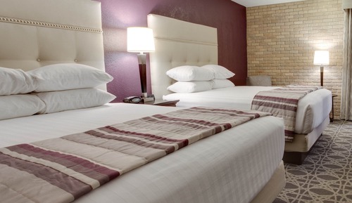 Room, 2 Queen Beds, Accessible (Tub)