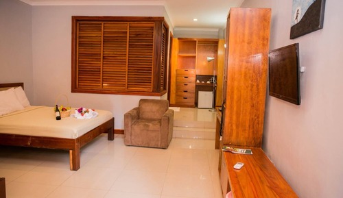 Standard Twin Room