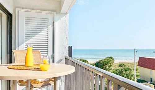 Top-Floor Two-Bedroom Apartment - Partial Oceanview - Unit #503