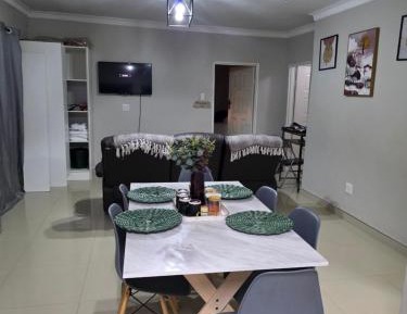 Deluxe Family Suite