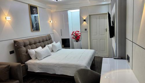 Deluxe Double Room with Shower