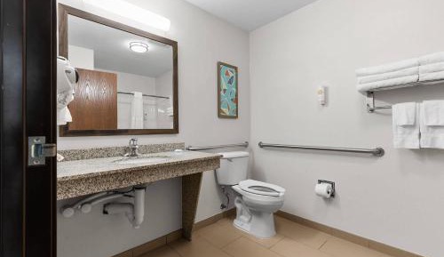 Queen Room with Two Queen Beds - Accessible/Non-Smoking 
