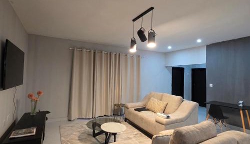 Deluxe Two-Bedroom Apartment with Garden View