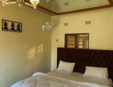 Deluxe Double Room (2 Adults + 1 Child)