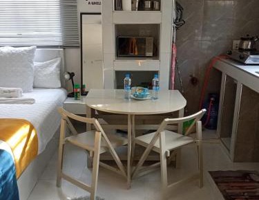 Studio Apartment with King Bed