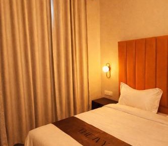 Deluxe Double or Twin Room with Pool View
