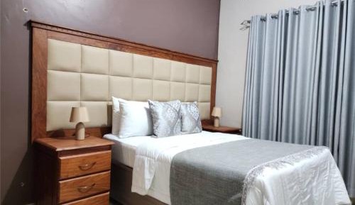 Deluxe Queen Room