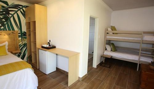 Deluxe Family Suite