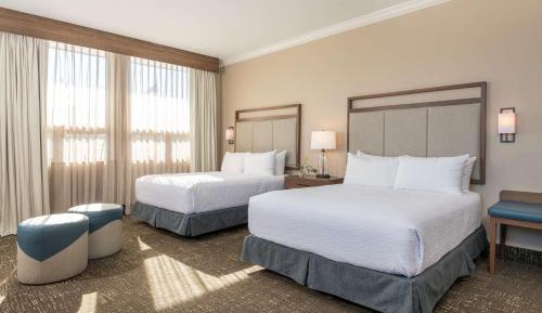 Queen Suite with Two Queen Beds, Spa Bath and Fireplace - Mountain View