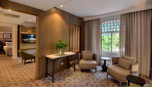 Deluxe King Suite