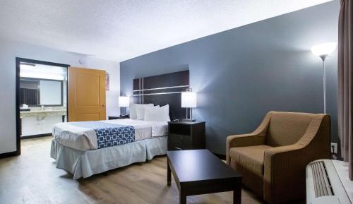 Queen Room - Accessible/Nonsmoking