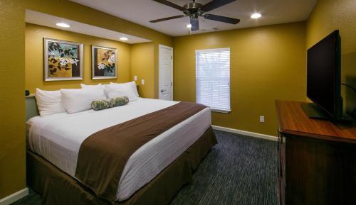Two-Bedroom Villa with One King Bed and One Queen Bed