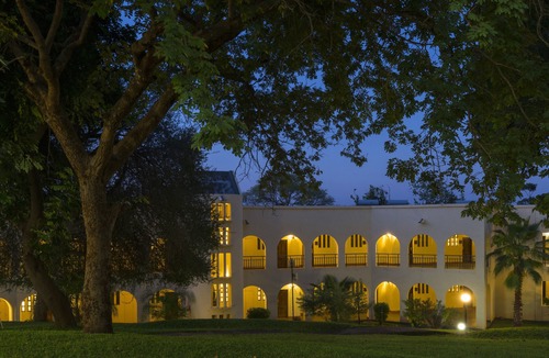 Victoria Falls Hotel | Victoria Falls Rainbow Hotel