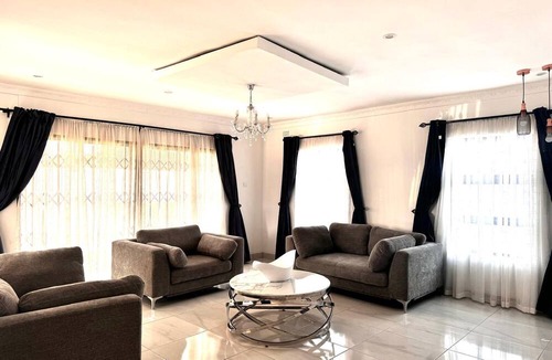 Goromonzi House | The Elite Cottage