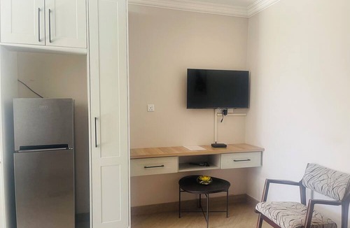 Harare Apartment | Charming 2-bedroom apartment in superb Harare with WiFi