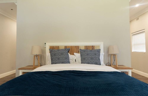 Harare East Apartment | Upmarket 4 bed Chisipite house - 2193