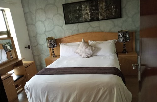 Lusaka Central Apartment | Executive fully furnished apartment close to amenities