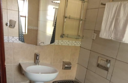 Lusaka Central Apartment | Executive fully furnished apartment close to amenities