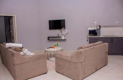 Kariba Apartment | Contemporary one-bedroom apartment in Kariba Heights - 2382