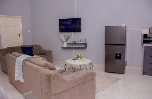 Kariba Apartment | Contemporary one-bedroom apartment in Kariba Heights - 2382